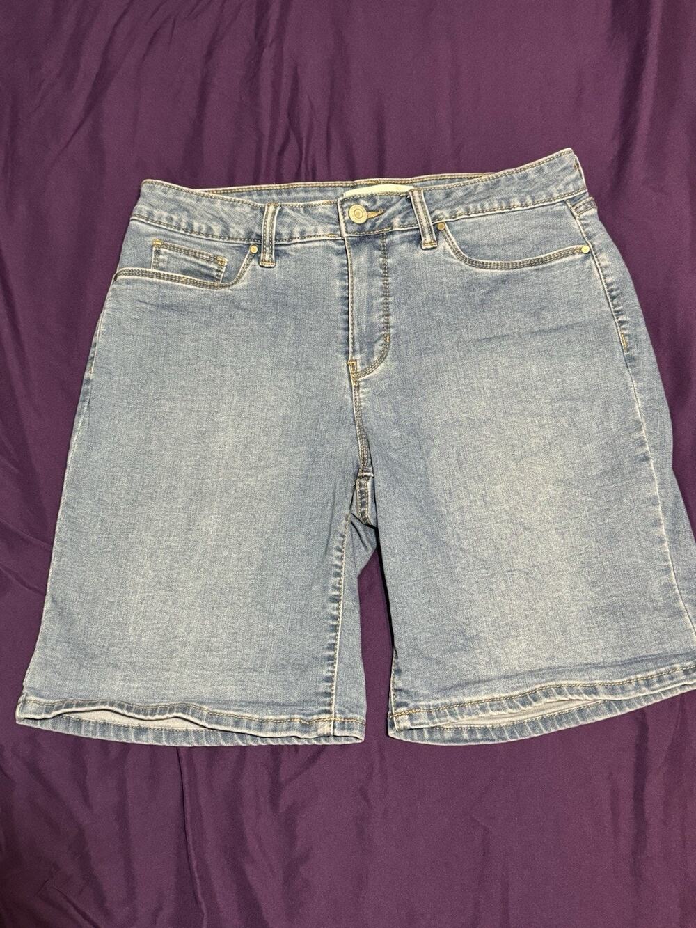 Croft & Barrow Women’s Blue Jean Bermuda Denim Shorts Size 10 Stretch Mid Rise